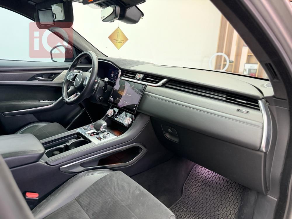 جاكوار إف-بيس